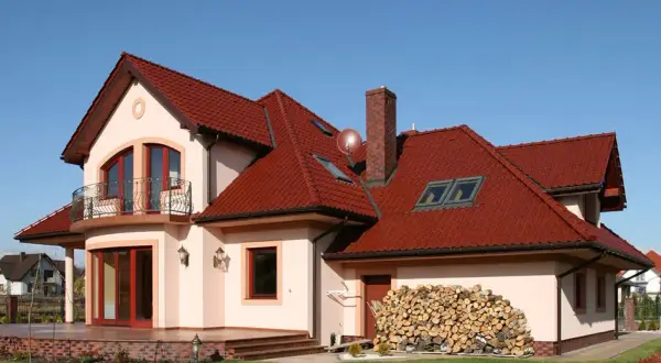 Jaka elewacja do czerwonego dachu? Odkryj idealne kolory!