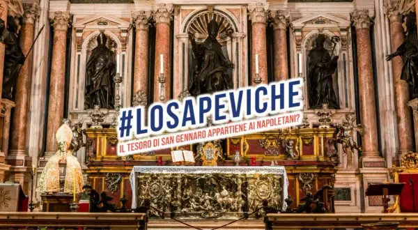 Altare barocco con statue e il testo "#LOSAPEVICHE IL TESORO DI SAN GENNARO APPARTIENE AI NAPOLETANI?". Divertente San Gennaro, pensaci tu!