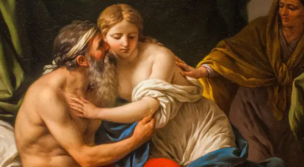 Biblia o kobietach cytaty: starzec całuje młodą kobietę, starsza kobieta patrzy z boku.
