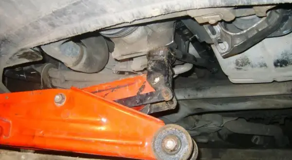 Jak wymienić uszczelkę pod miską olejową bez problemów i strat?
