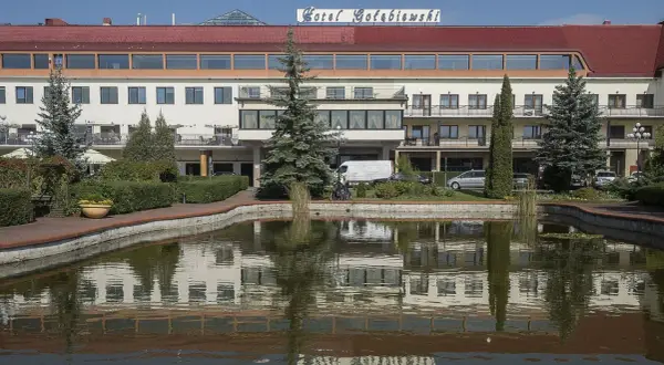 Hotel Gołębiewski w Mikołajkach: Kiedy powstał i jak się rozwinął