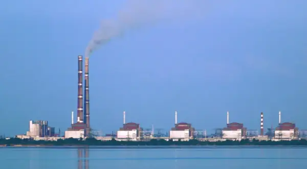 Elektrownie atomowe w Ukrainie: Co z Zaporożem i bezpieczeństwem Polski?