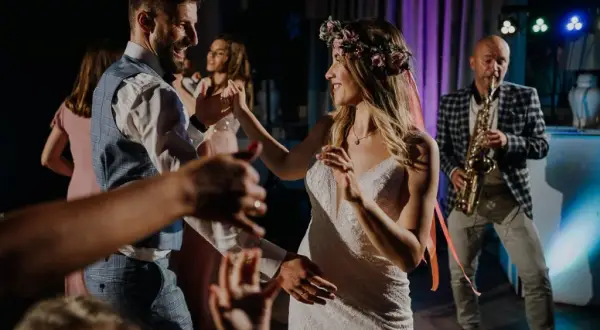 Fotograf na wesele: Ile kosztuje i jak nie przepłacić?