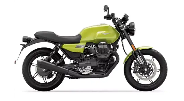 Zielony motocykl Moto Guzzi V7 Sport z czarnym siedzeniem i detalami. Klasyczny wygląd, gotowy na każdą drogę.