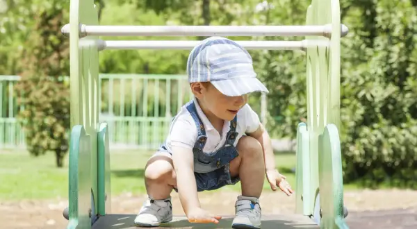 Czapka z daszkiem a UV: Czy chroni przed słońcem? Sprawdź!