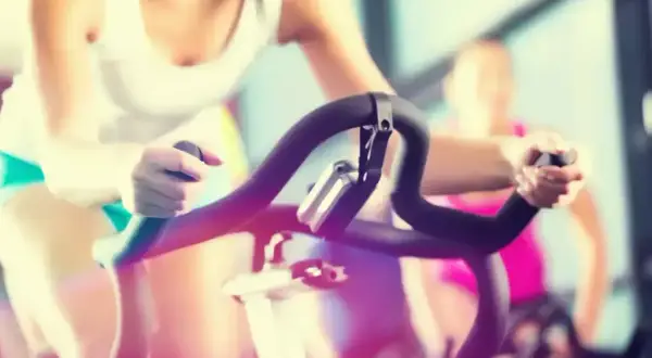 Rower spinningowy czy magnetyczny – który wybór zrujnuje Twoje cele?