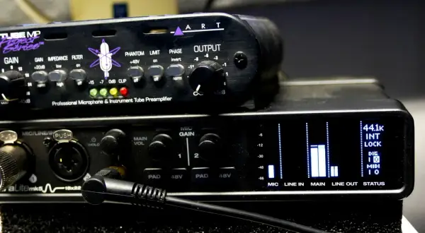 Jak pobrać podkład muzyczny bez naruszania praw autorskich?