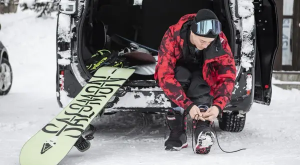 Jak dobrać deskę snowboard, aby uniknąć błędów i cieszyć się jazdą