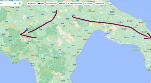 Un viaggio in auto attraverso il Cilento, con una linea viola che indica un percorso da Lucania fino a Lecce.