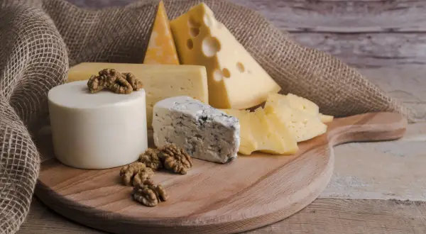 Jaki ser na diecie? Wybieraj mądrze i chudnij bez wyrzeczeń!