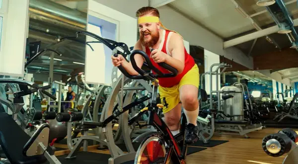 Ile cardio na masie: unikaj błędów, które hamują przyrost mięśni