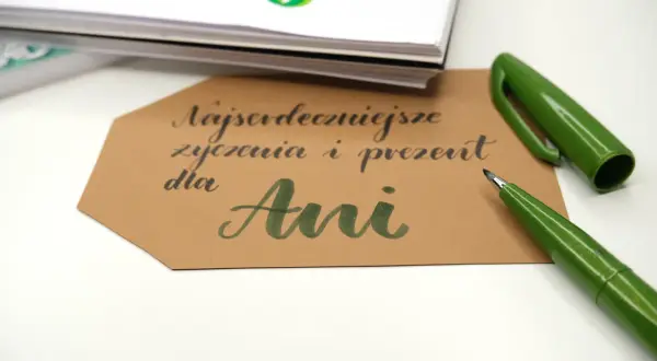 Jak podpisać prezent w sposób, który zachwyci obdarowanego?