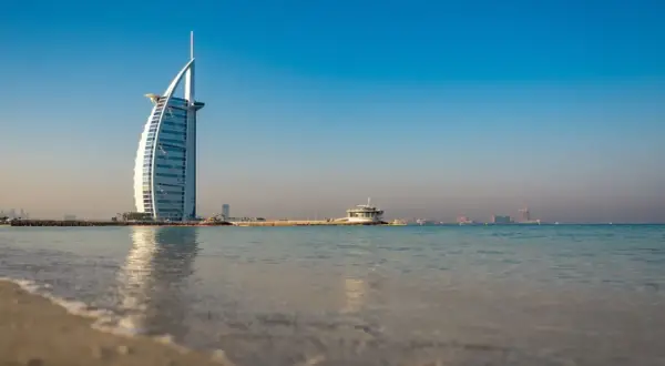 Dubaj nad jakim morzem leży? Zatoka Perska i jej geograficzne tajemnice
