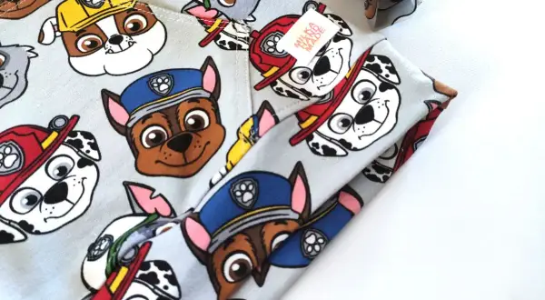 Bluza Psi Patrol dla chłopca: Jaki rozmiar, materiał, wzór?