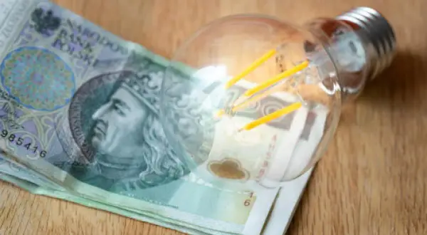 Ile zdrożeje prąd po zamrożeniu? Przewidywane wzrosty cen energii