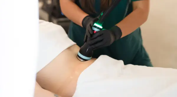 Cellulit na udach: Gładka skóra? Odkryj sprawdzone metody!