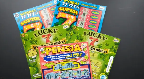Zdrapki "Super 7", "Lucky 7" i "Pensja" pokazują różne kombinacje liczb, które mogą oznaczać wygraną. Jakie numery zdrapek wygrywają? To tajemnica każdej z nich!