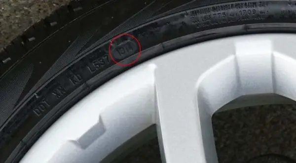 Ile lat może mieć opona? Sprawdź, kiedy należy ją wymienić