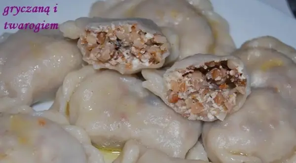 Pyszne pierogi z kaszą gryczaną i serem. Sprawdzony przepis na domowe danie.
