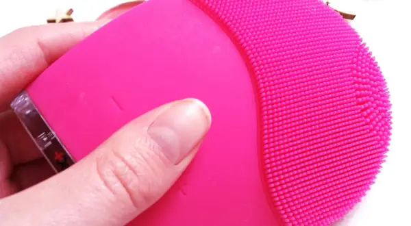 Dermofuture szczoteczka soniczna: Ładowanie i co, gdy nie działa?