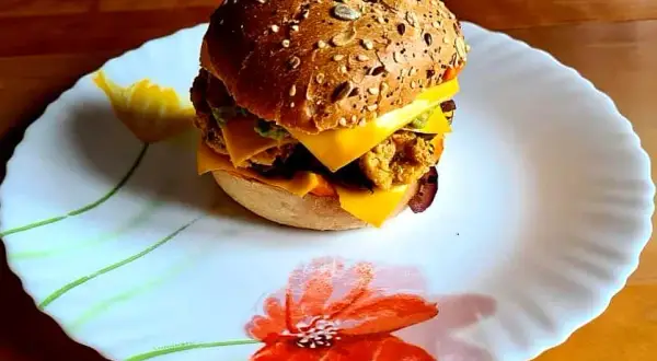 Burger végétarien : 4 recettes & secrets pour un steak parfait