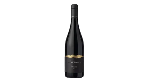 Bottiglia di vino Schiava Elena Walch, con etichetta nera e oro che raffigura montagne. Le caratteristiche di questo vino sono uniche.