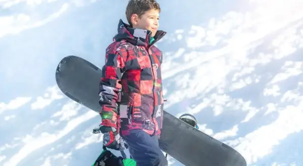 Od kiedy uczyć dziecko jazdy na snowboardzie, aby uniknąć kontuzji?