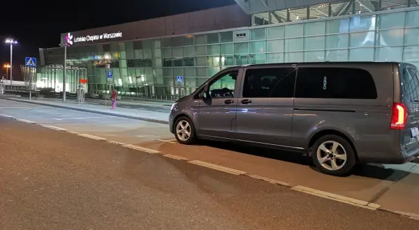Dojazd z Lotniska Chopina do hoteli: Wybierz najlepszy transport!