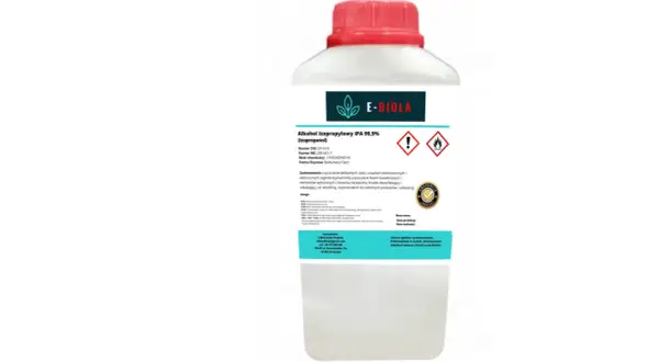 Butelka z etykietą: Alkohol Izopropylowy IPA 99,9% (Izopropanol). Co to jest? To bezbarwna ciecz do czyszczenia elektroniki, dezynfekcji i odkażania.