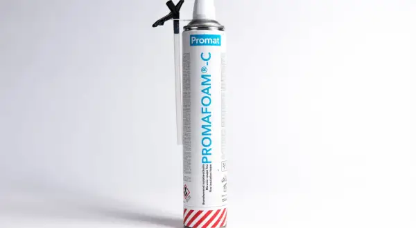 Pianka ogniochronna do komina Promat PROMAFOAM®-C z aplikatorem. Zapewnia bezpieczeństwo i izolację.