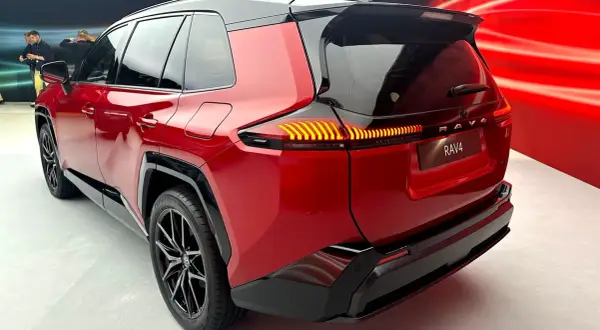 Nowa Toyota RAV4 nadchodzi: Kiedy premiera i co wiemy?