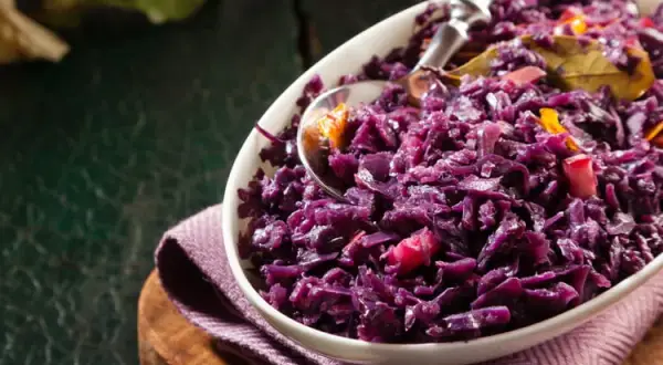 Salade de chou rouge : la recette parfaite, astuces & bienfaits
