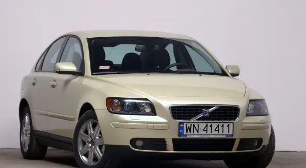 Volvo S40: Jaka jest pojemność baku? Sprawdź dane!