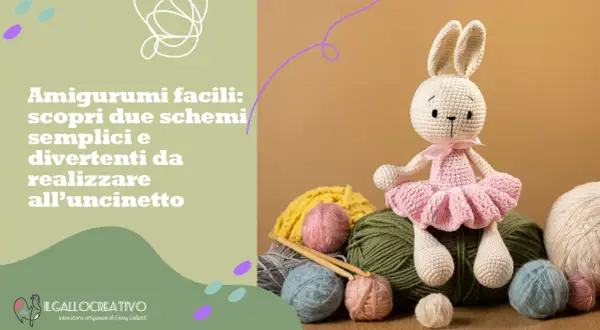 Coniglietto all'uncinetto con tutù rosa, circondato da gomitoli colorati. Scopri schemi gratis per uncinetto per bambini.