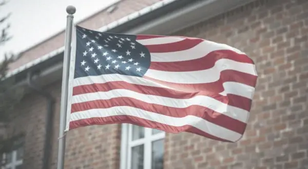 Jak wygląda flaga USA? Symbolika, historia i ciekawostki