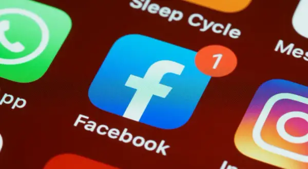 Jak założyć stronę na Facebooku i uniknąć typowych błędów