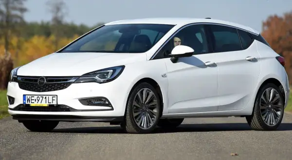 Opel Astra K jaki silnik wybrać, aby uniknąć kosztownych napraw?