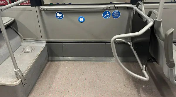 Jak dojechać z lotniska do Bari - tanie i szybkie opcje transportu