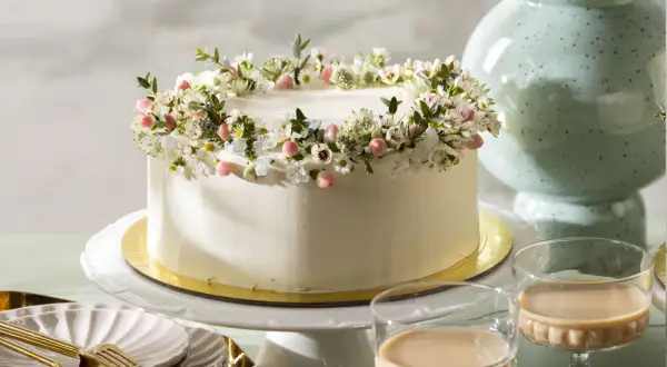 Jaki tort na komunię? Wybierz idealny smak i dekoracje!