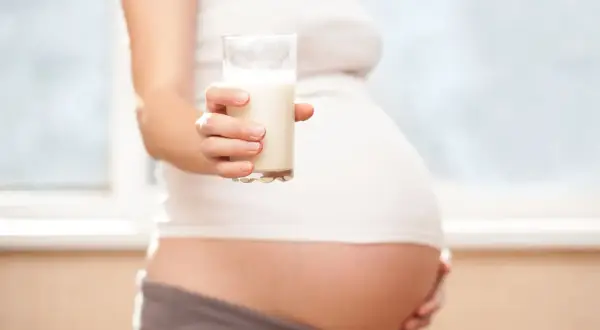 Jakie mleko w ciąży jest najlepsze dla zdrowia matki i dziecka?