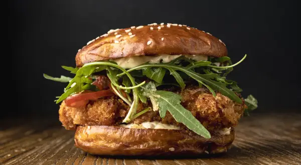 Burger au poulet maison: la recette juteuse et croustillante parfaite