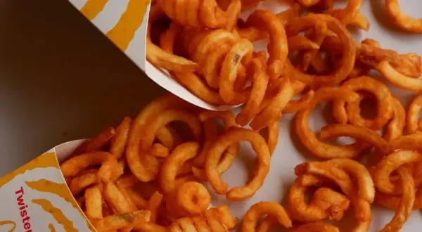 Jak zrobić zakręcone frytki z McDonald's – prosta receptura w domu