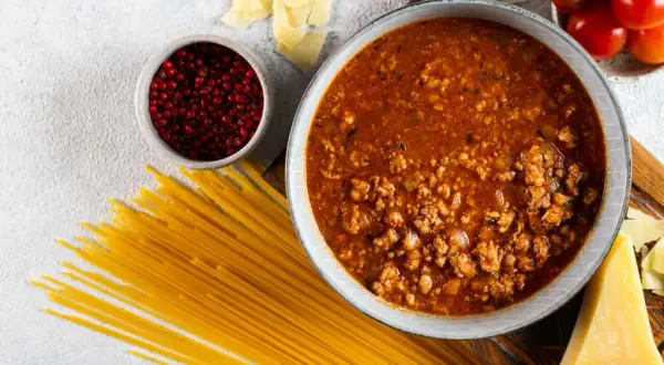 Czy sos do spaghetti można mrozić? Odkryj najlepsze praktyki przechowywania