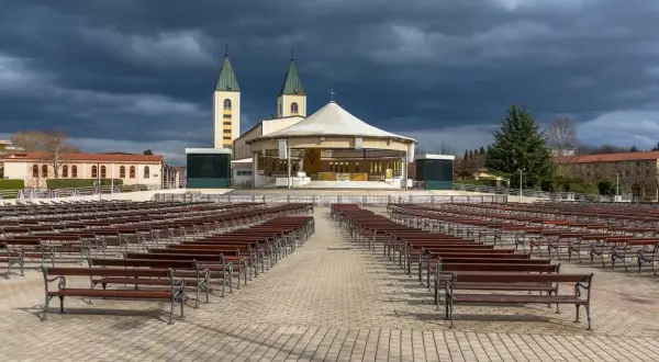 W jakim kraju znajduje się Medjugorie? Odkryj jego wyjątkowe miejsce w Bośni