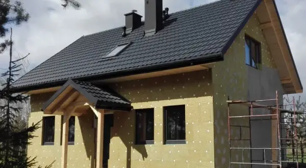 Jak ocieplić dom szkieletowy na zewnątrz i uniknąć wysokich rachunków