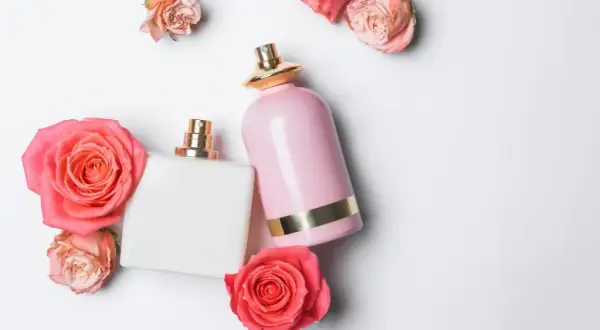 Różnica między perfumami a wodą toaletową - poznaj kluczowe aspekty