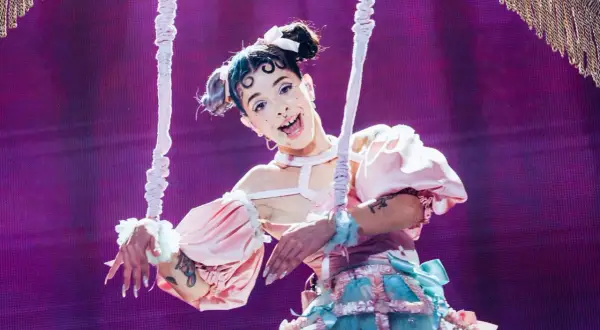 Ile trwa koncert Melanie Martinez? Odkryj szczegóły i czas trwania
