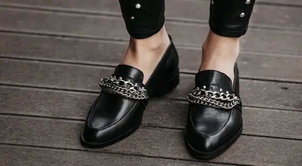 Lordsy damskie: Stylizacje na każdą okazję - trendy i porady