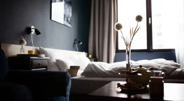 Aparthotel a hotel: Kluczowe różnice. Co wybrać?