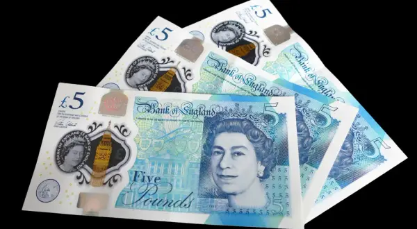 Brytyjskie banknoty 5 funtów. Analiza kursu funta do PLN i prognozy.